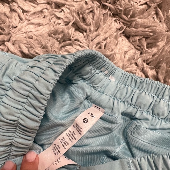 Lululemon Hotty Hot shorts 4” inseam size 2 icing blue ALL SOLD OUT - Picture 9 of 9
